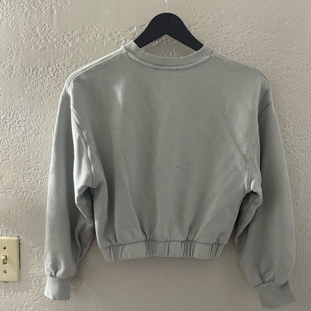 Zara Gray Women's Cropped Sweater Size‎ Medium
